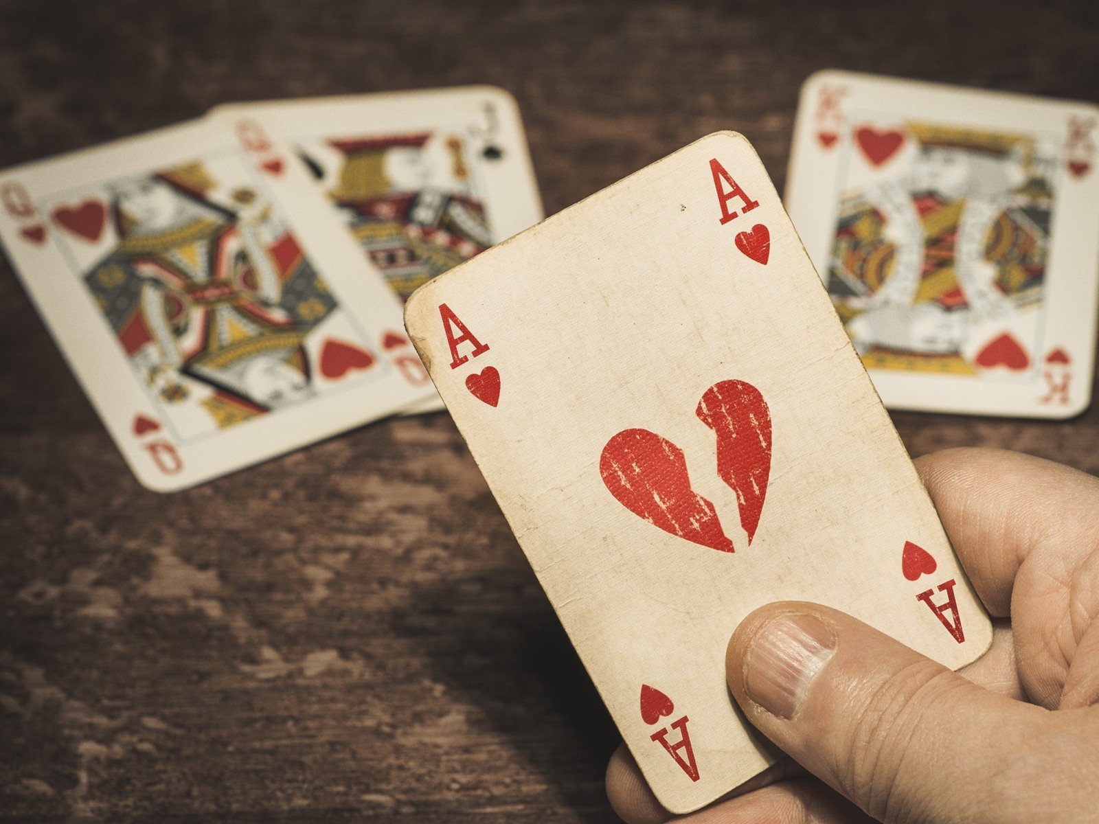 Гадание на игральных картах на любовь